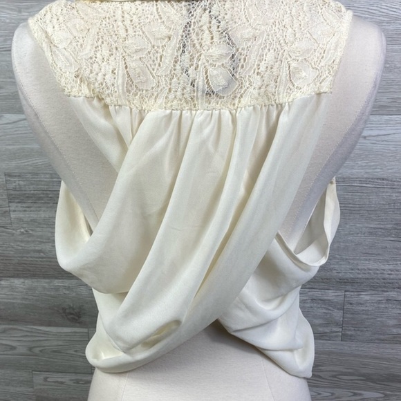 Cream Laced Tied Top Sheer Collared Medium Sleeveless - Picture 5 of 6